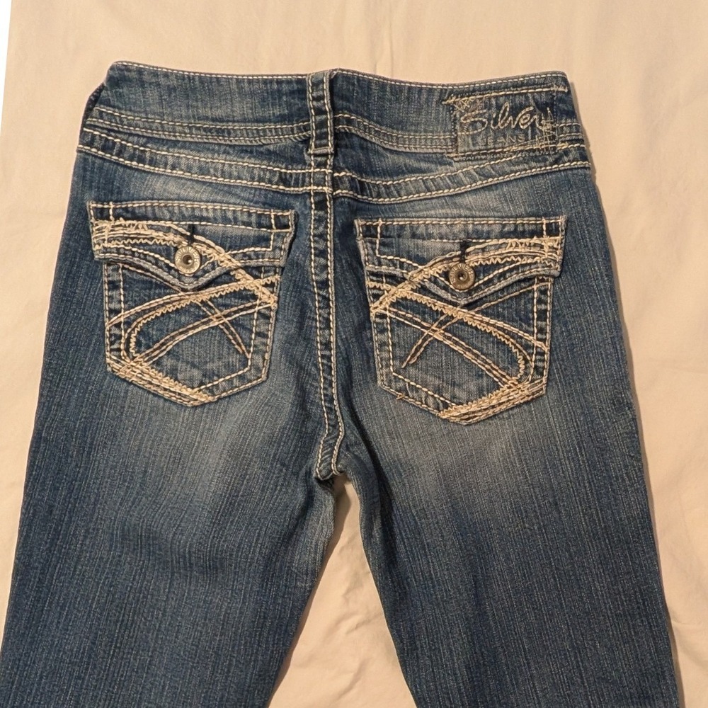 Silver Jeans Co Suki Mid Slim Bootcut Blue Denim Thick Stitch Flap Pocket Jeans